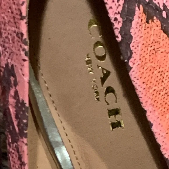 Coach Harlee two tone snake orange pink pumps Size 8